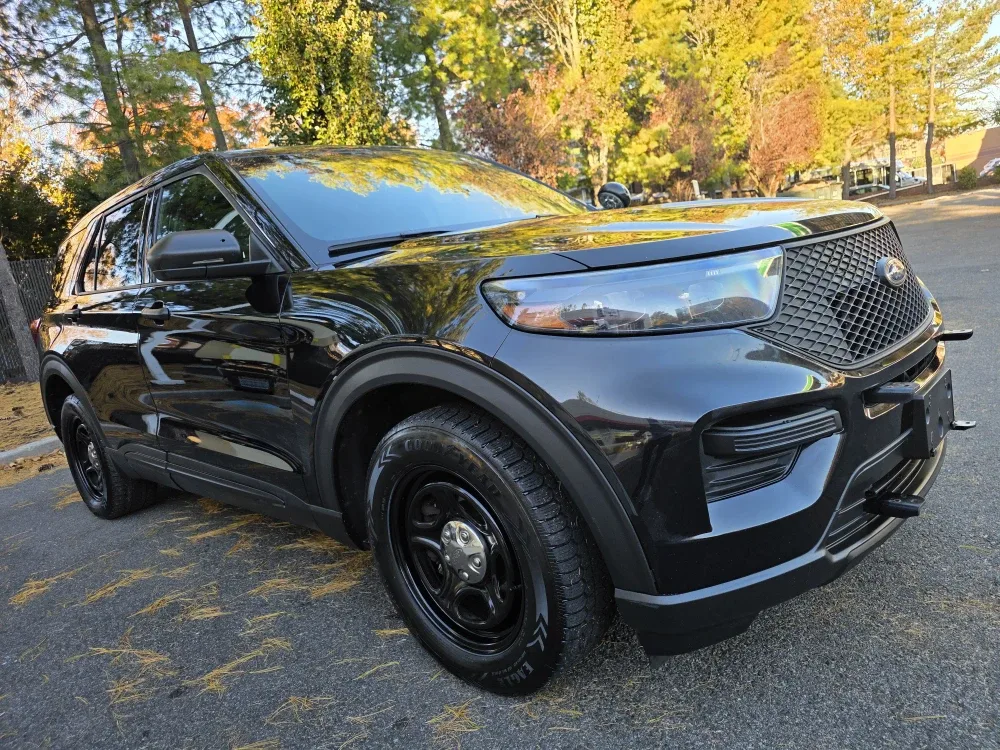 2020Ford Explorer Black SUV image indicator(2)