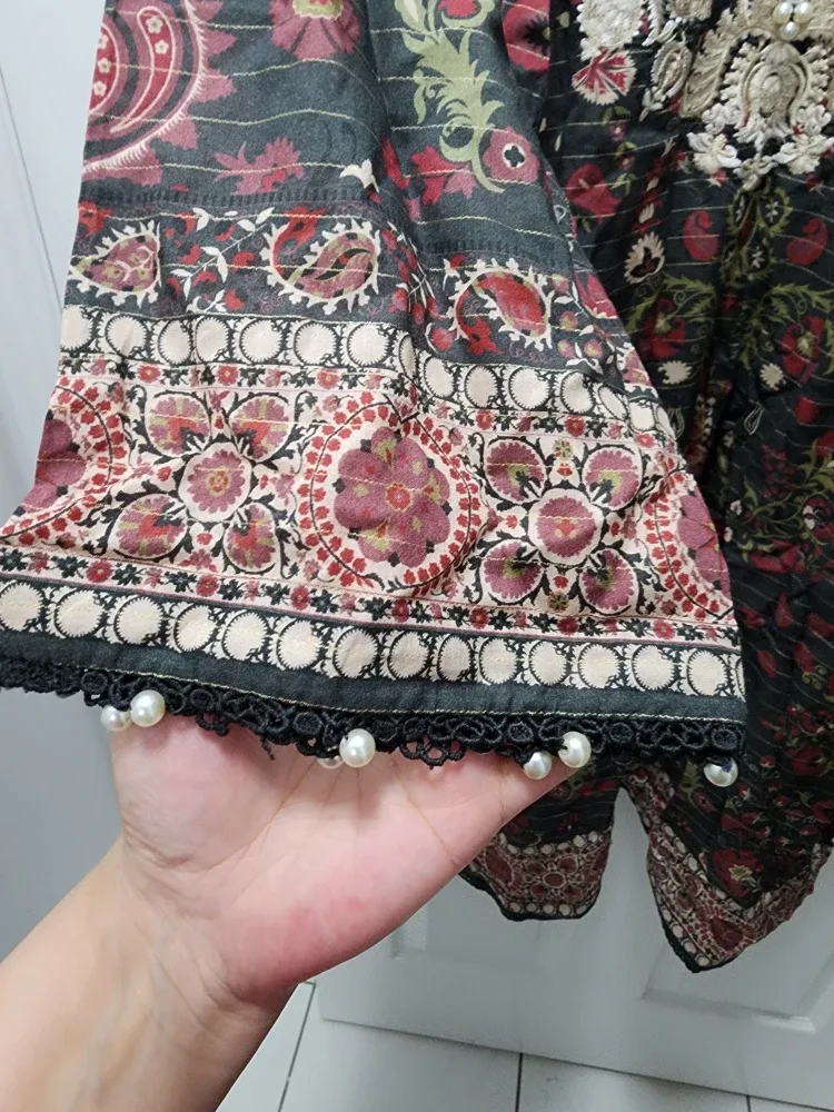 New Khaadi embroidered 3-Piece lawn Suit - Size 10 image indicator(4)