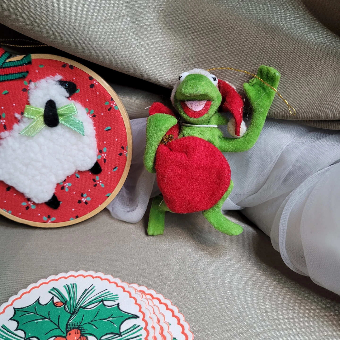 Mix Misc lot of Mostly Vintage Christmas Holiday Hanging etc.. - photo 4