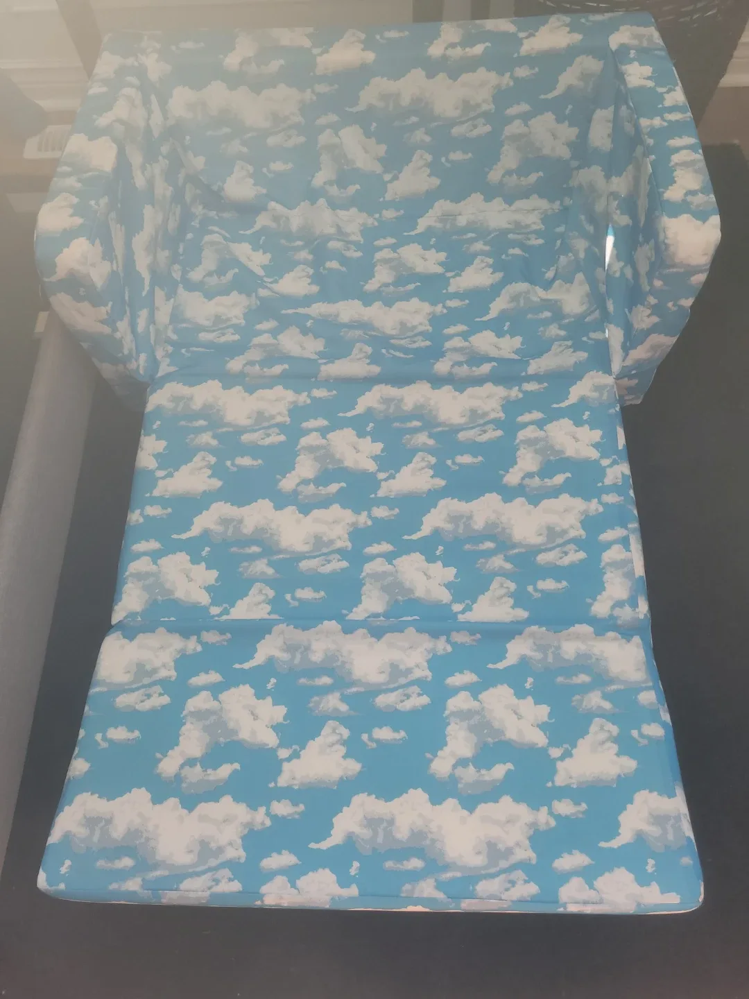 Kids fold out sofa/bed $35 image indicator(2)