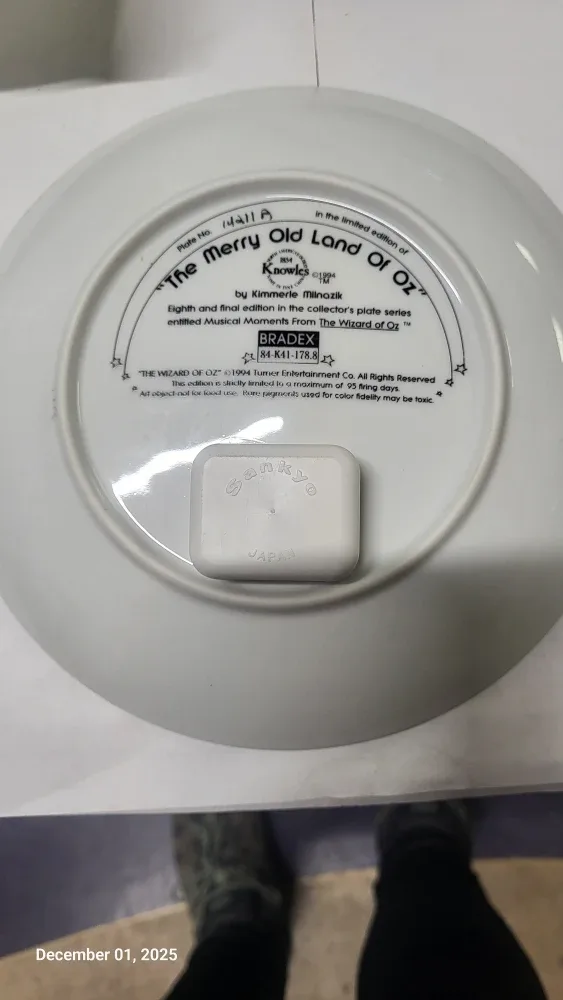 Wizard of Oz Collector Plates - Bradex image indicator(2)