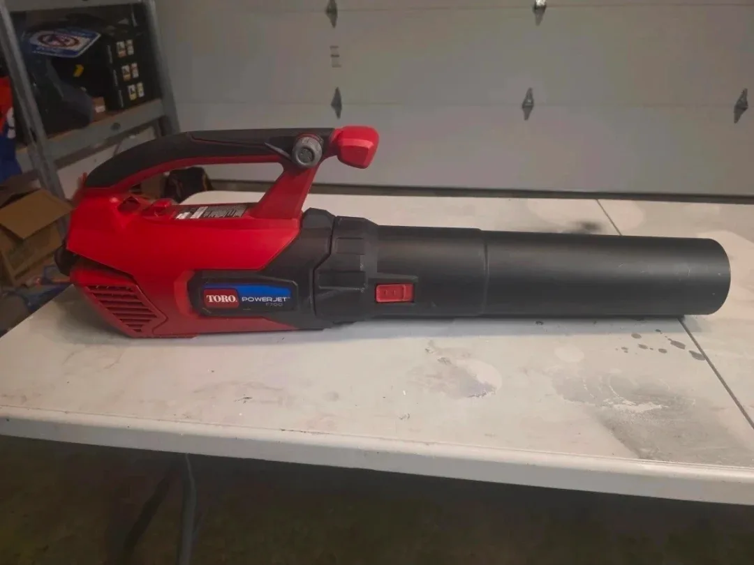 Toro PowerJet F700 Leaf Blower