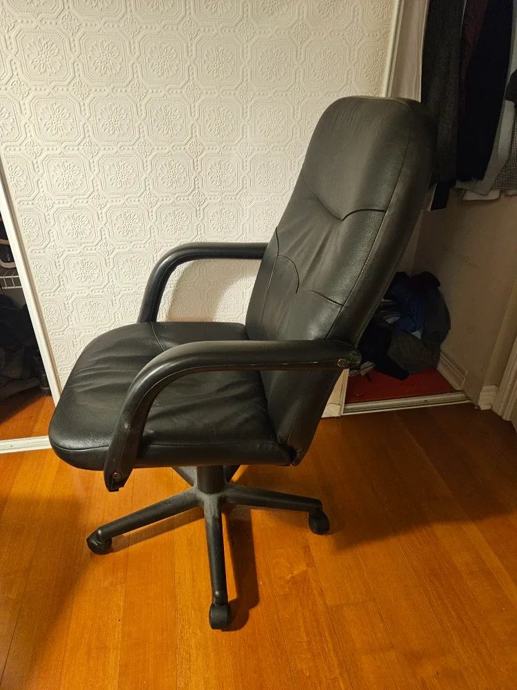 Computer desk chair (height adjustable) image indicator(3)