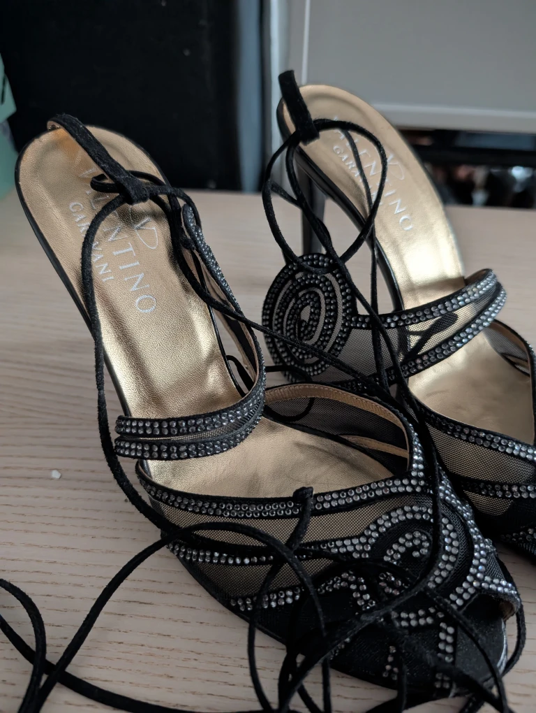 Valentino Garavani Black Heels - photo 2
