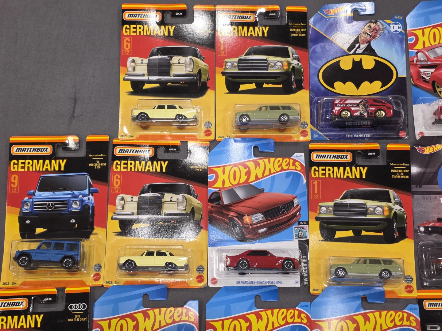 Hot Wheels & Matchbox Diecast Car Collection - photo 2