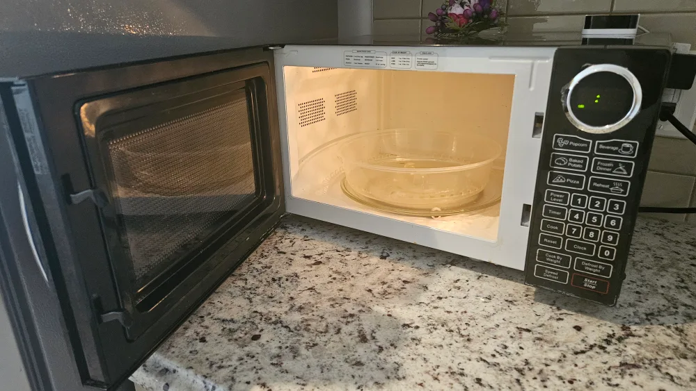 RCA Microwave - Black image indicator(2)