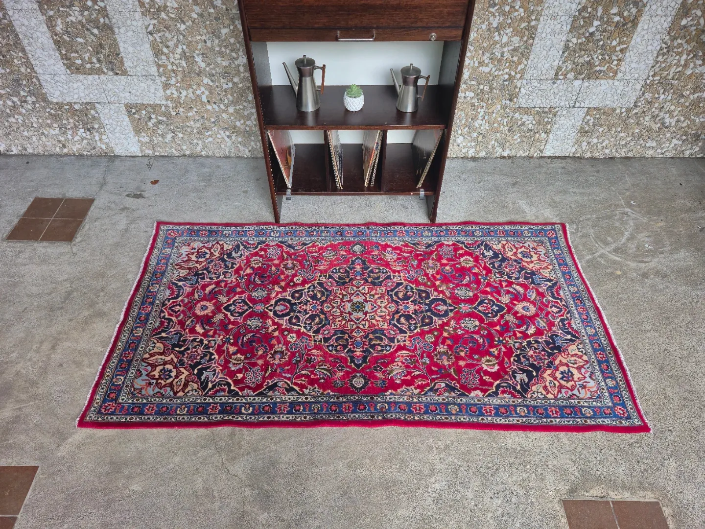 Beautiful Wool Persian Rug  Handmade in Kashmar, Iran