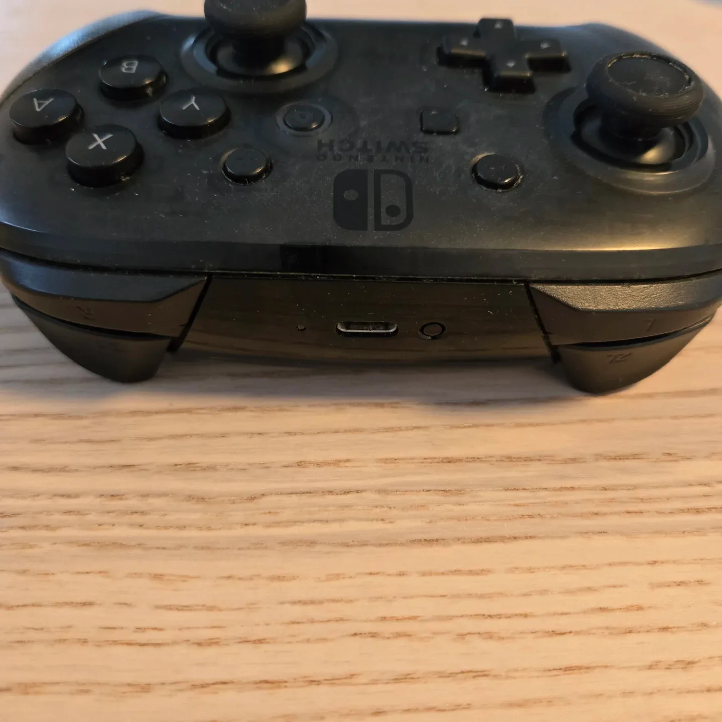 Nintendo Switch Pro Controller. Official. Sell/trade. image indicator(3)