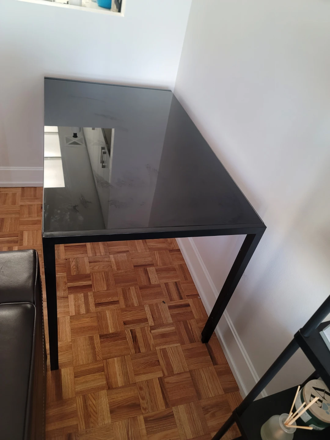 Black Glass Table dining table for only 4 chairs - photo 2