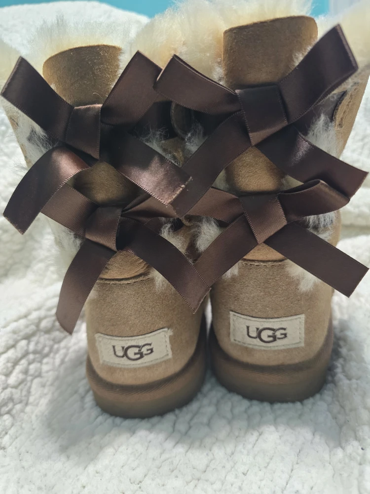Kids UGG Bailey Bow II Boots Size 3 Chestnut - photo 3