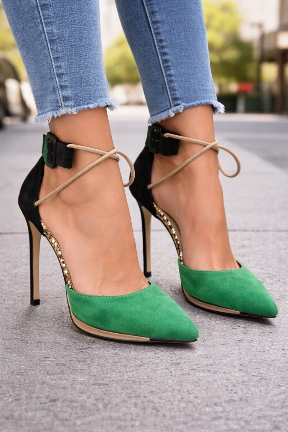 Shoedazzle Green & Black Heels
