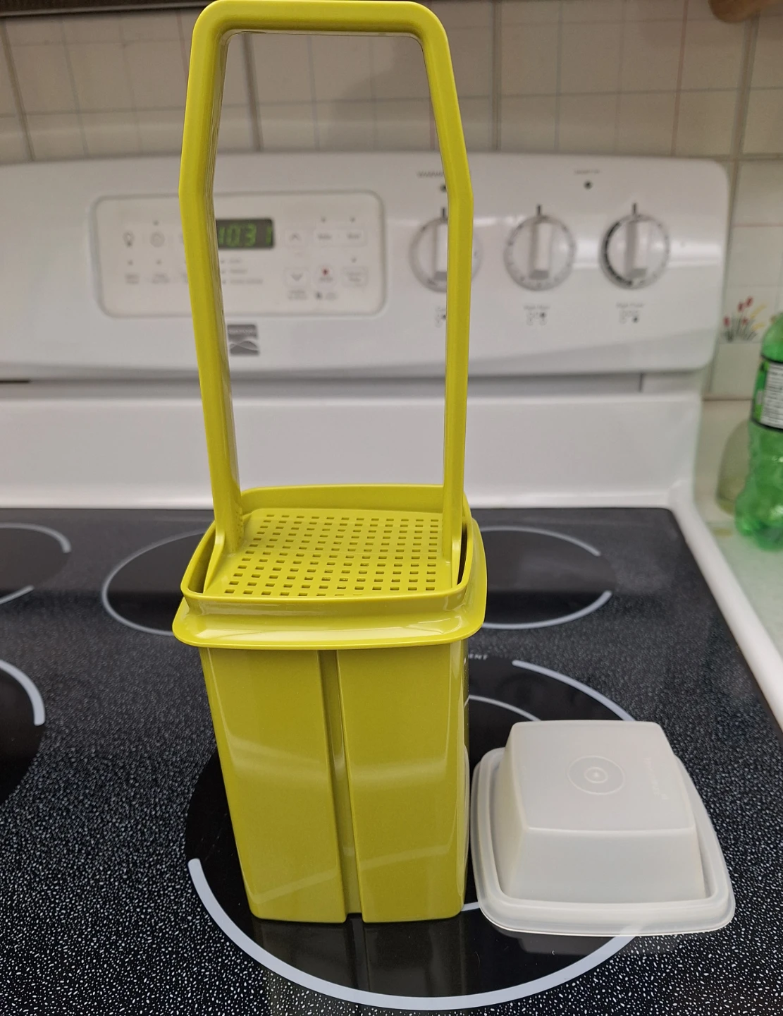 Brand New Tupperware Pickle Container - photo 2