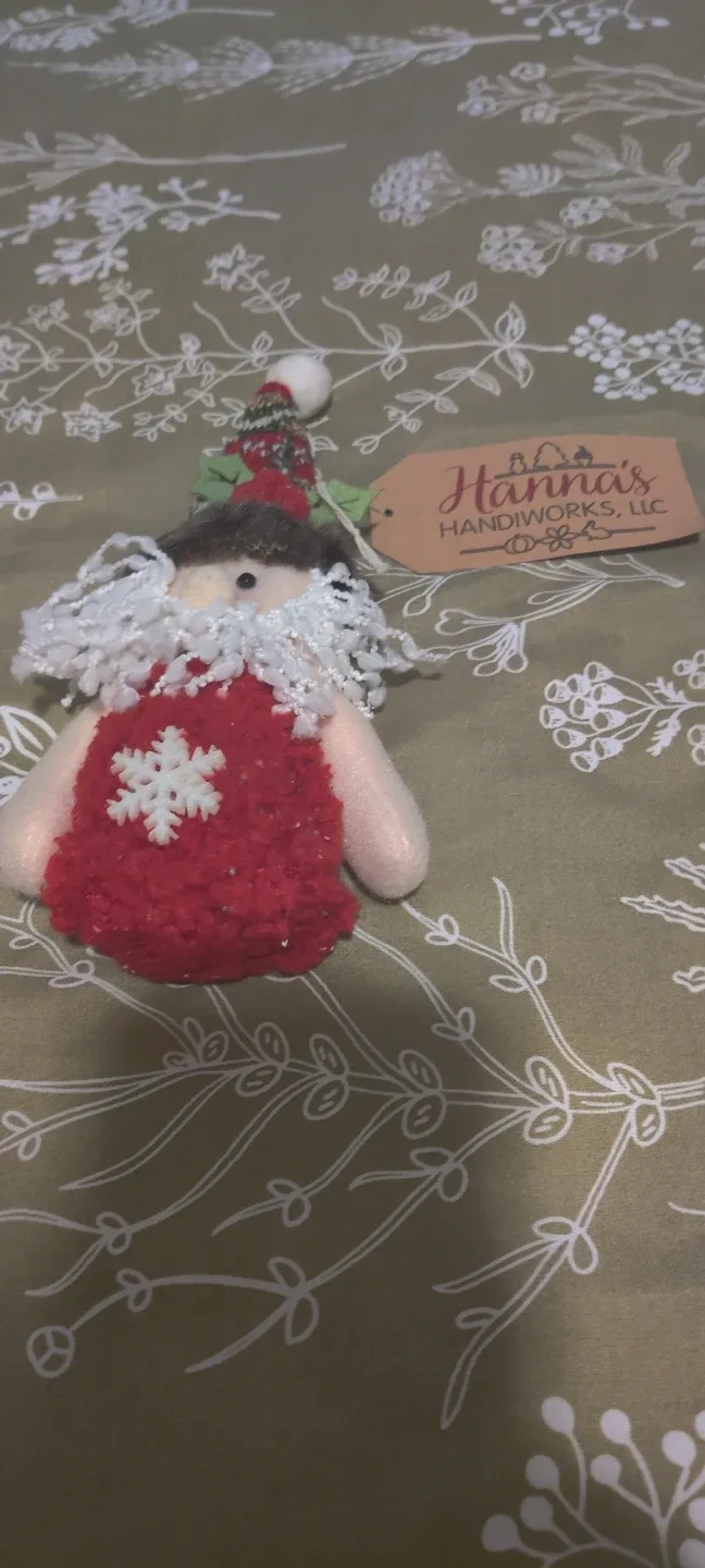 Hanna's Handiworks Santa Ornament