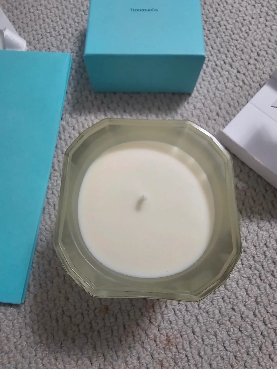 Tiffany & Co. All Gold Everything Scented Candle image indicator(3)