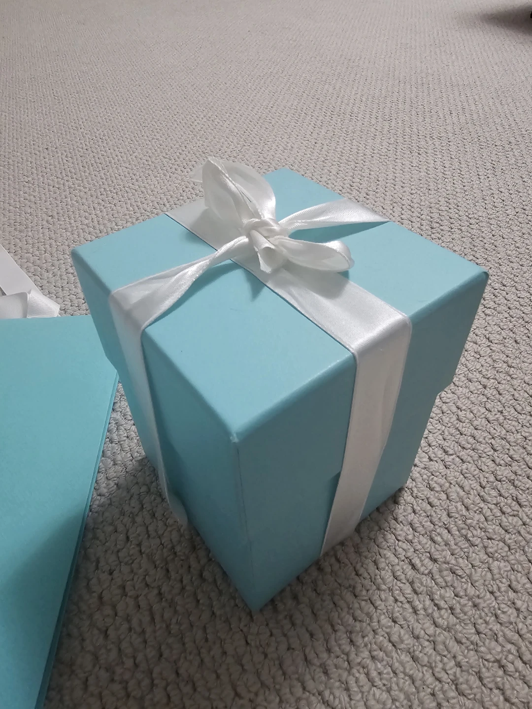 Tiffany & Co. All Gold Everything Scented Candle - photo 5