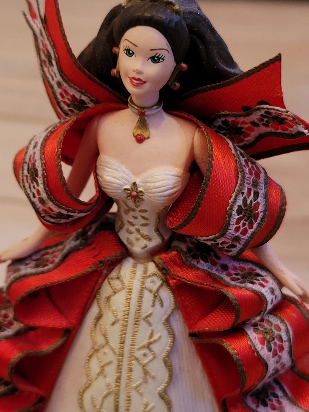 Hallmark Holiday Barbie Ornament 1997 - photo 3