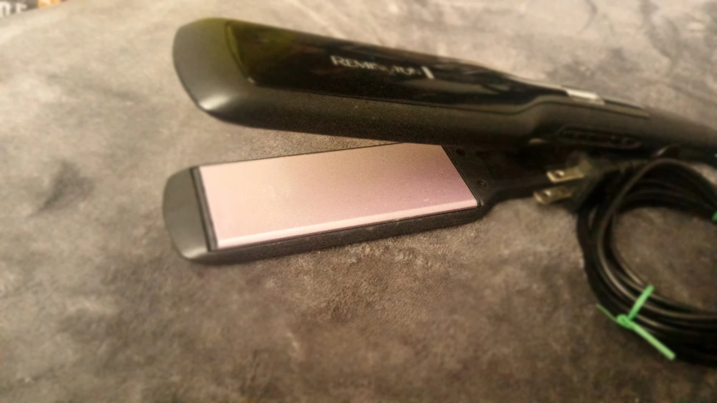 Remington Hair Straightener