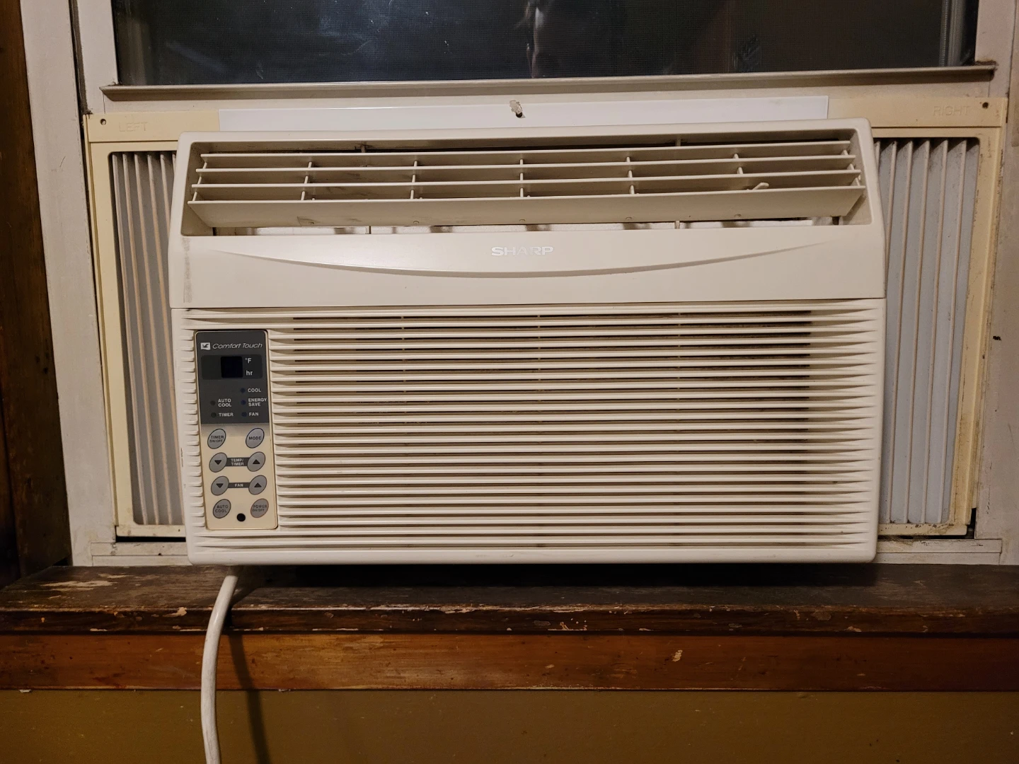 Sharp Window Air Conditioner - photo 3