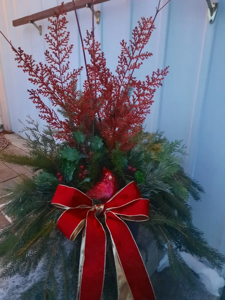 Red and gold cardinal Christmas holiday planter image indicator(3)