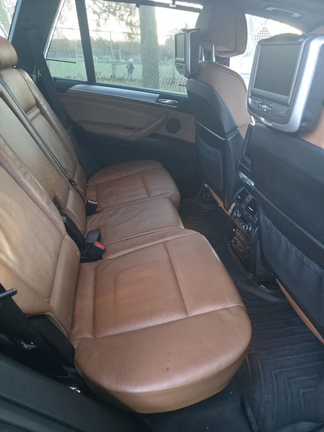 BMW X5 4.8i Interior - Brown Leather Seats - photo 2