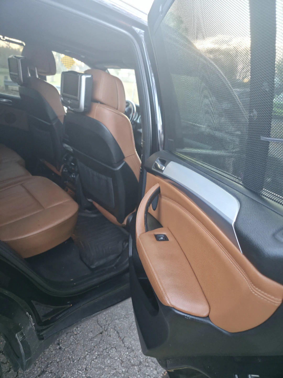 BMW X5 4.8i Interior - Brown Leather Seats - photo 4