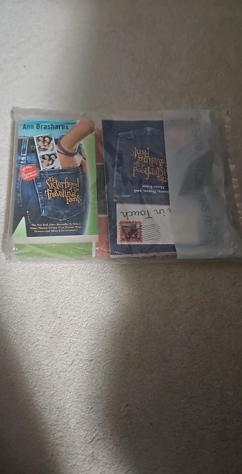 The Sisterhood of the Traveling Pants by Ann Brashares