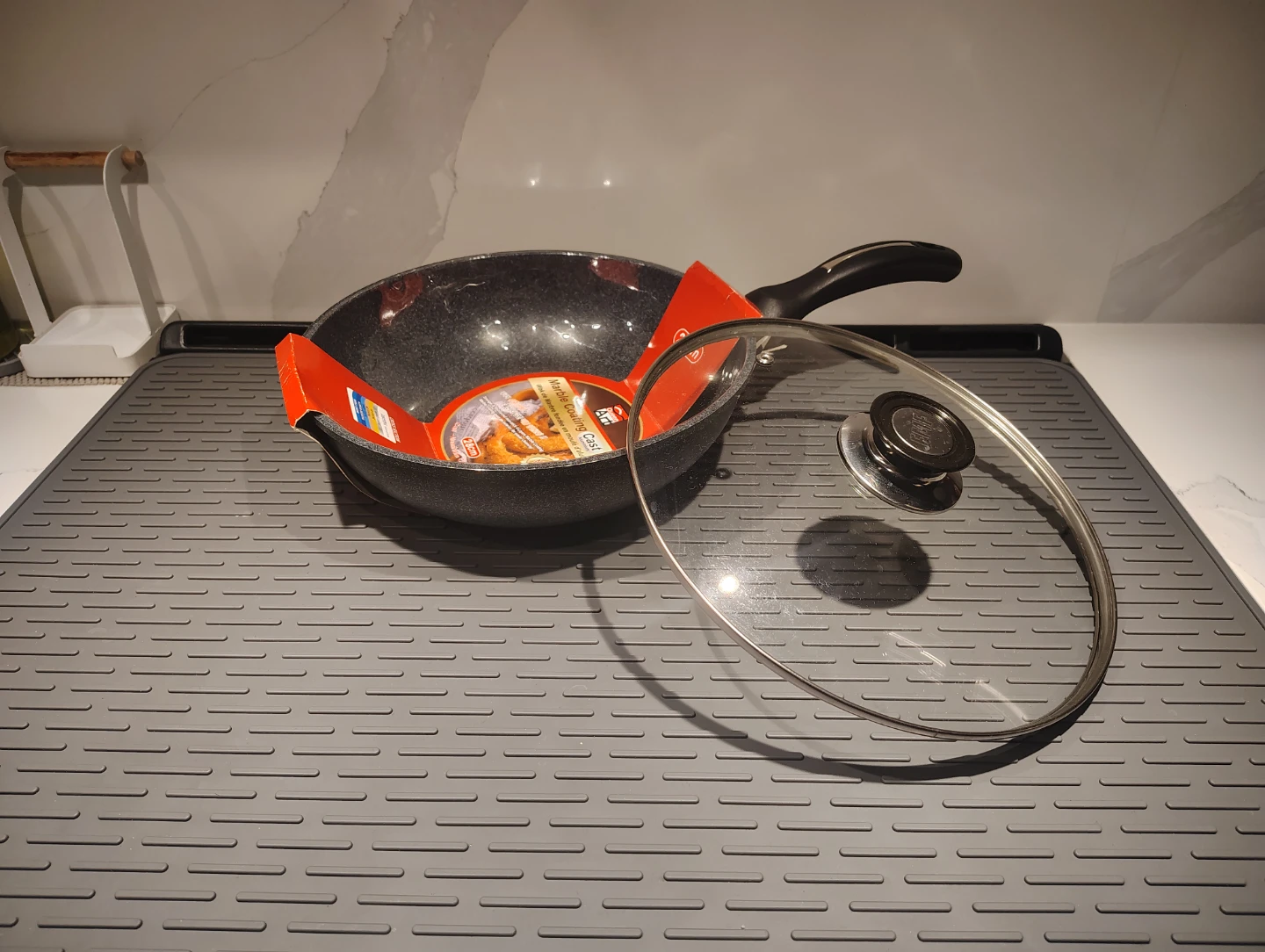 RARELY USED 28cm Marble Coating Cast Aluminum Wok w Lid Korea