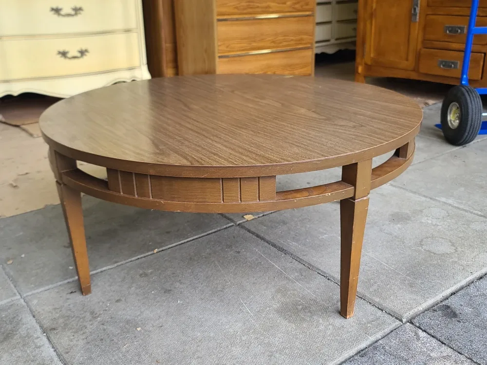 Round Wood Coffee Table - Brown image indicator(3)