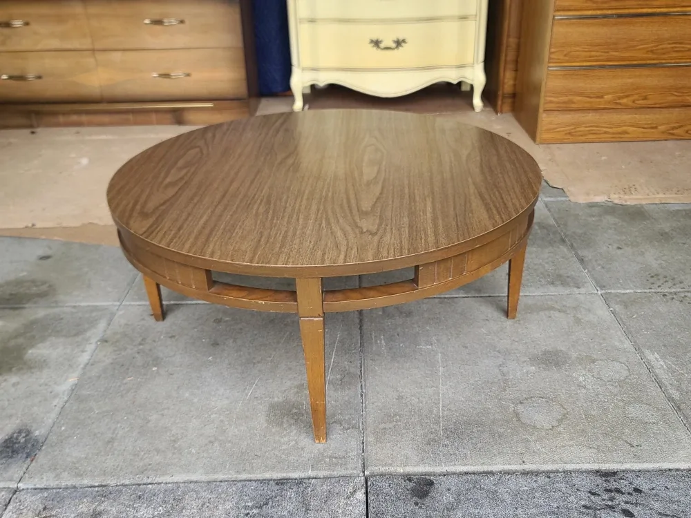 Round Wood Coffee Table - Brown image indicator(4)