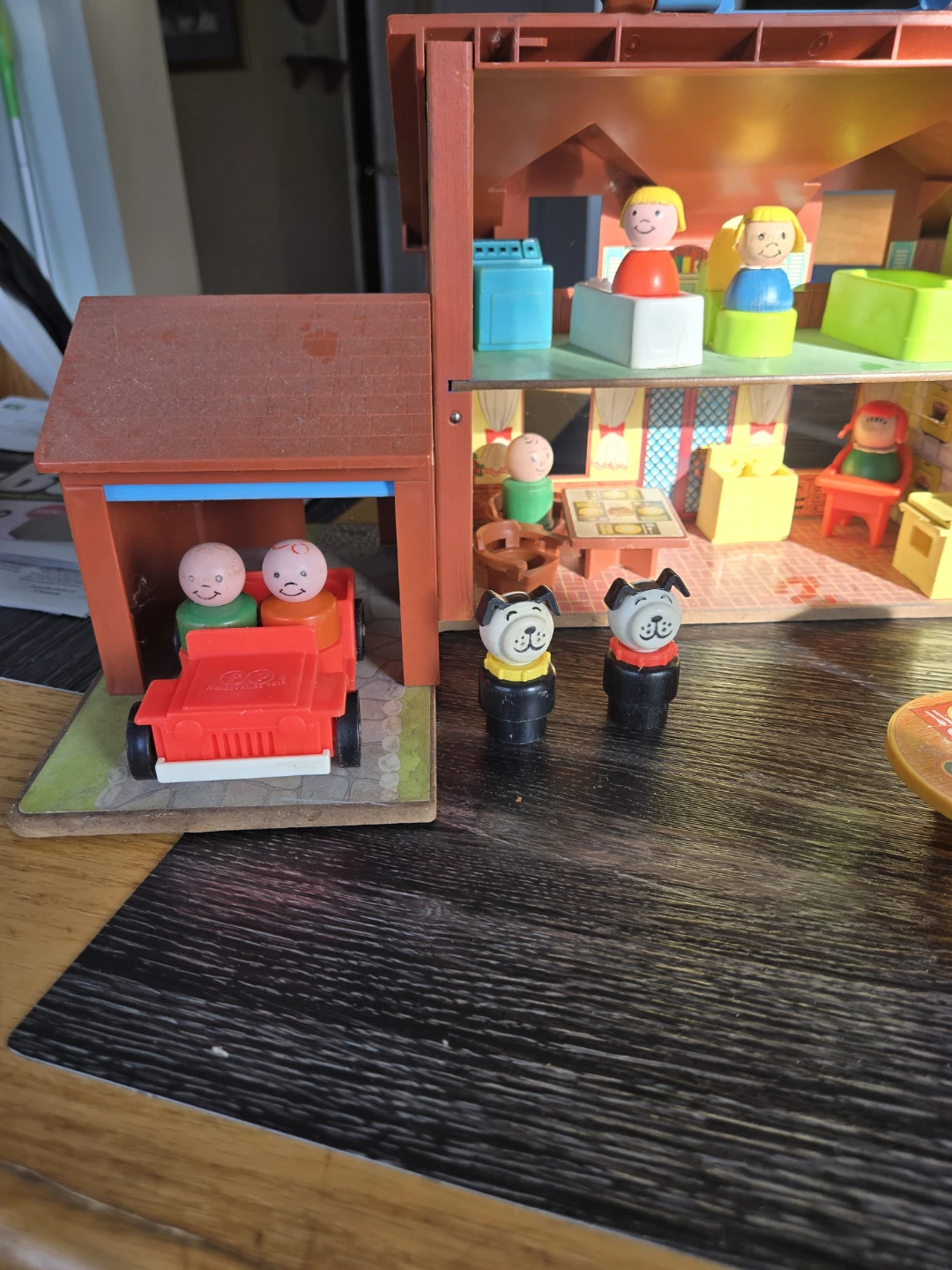 Vintage Fisher-Price Dollhouse with Little People - photo 2