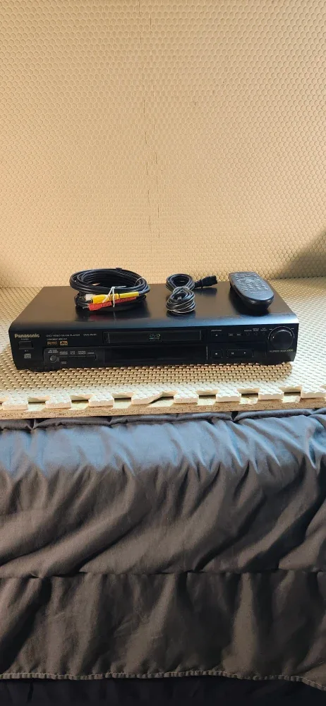 Panasonic DVD-RV31 DVD/Video CD/CD Player