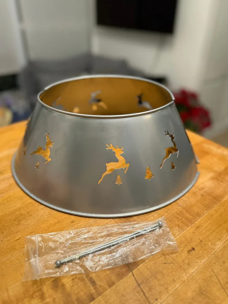 Christmas Tree Collar - Silver with Reindeer #cleanout