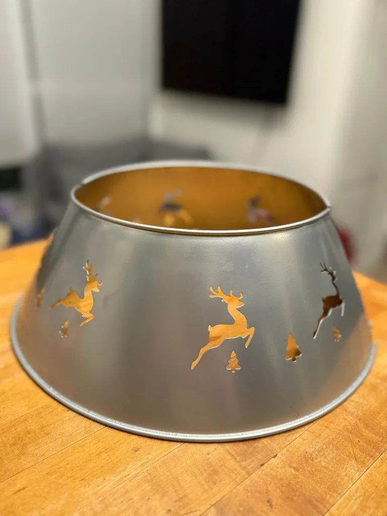 Christmas Tree Collar - Silver with Reindeer #cleanout image indicator(2)