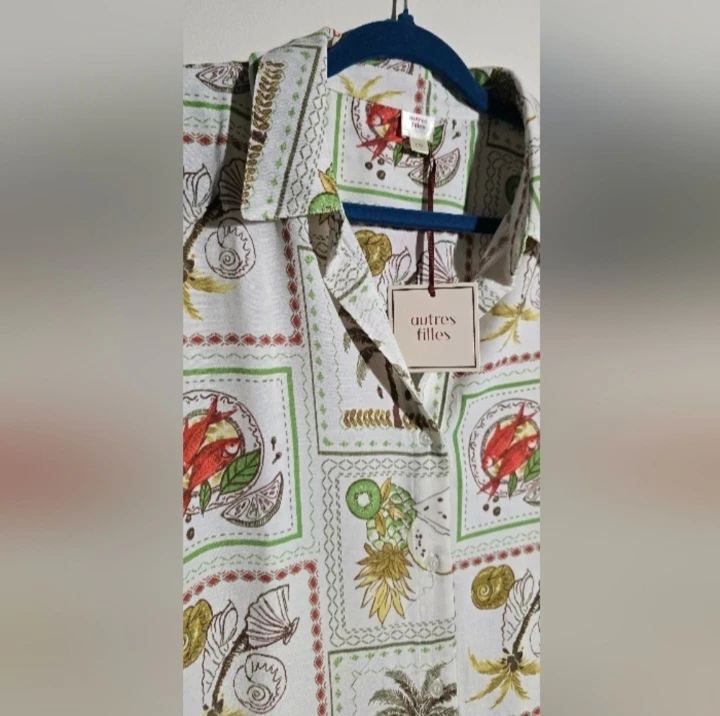 Patterned Blouse - New with Tags! - photo 2