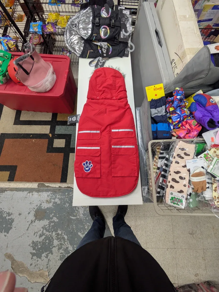 Canada Pooch Everest Explorer Dog Coat - Size 24 image indicator(2)