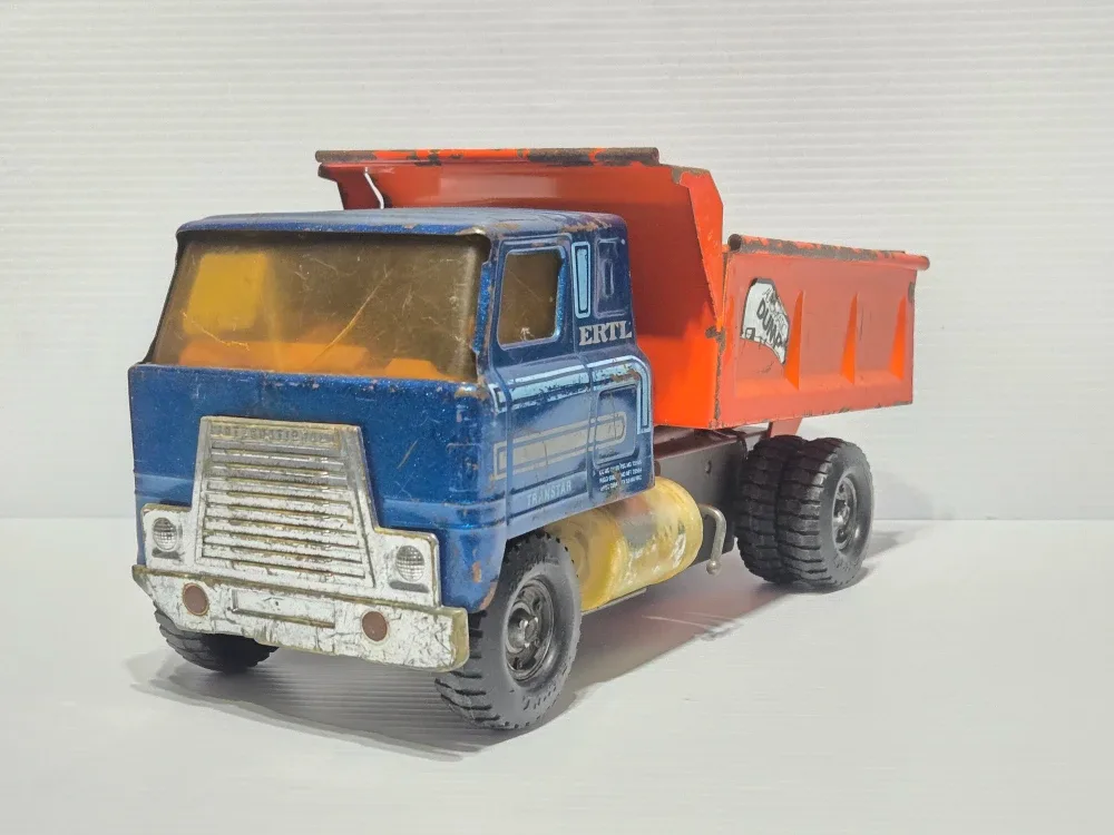 Vintage ERTL International Transtar Dump Truck
