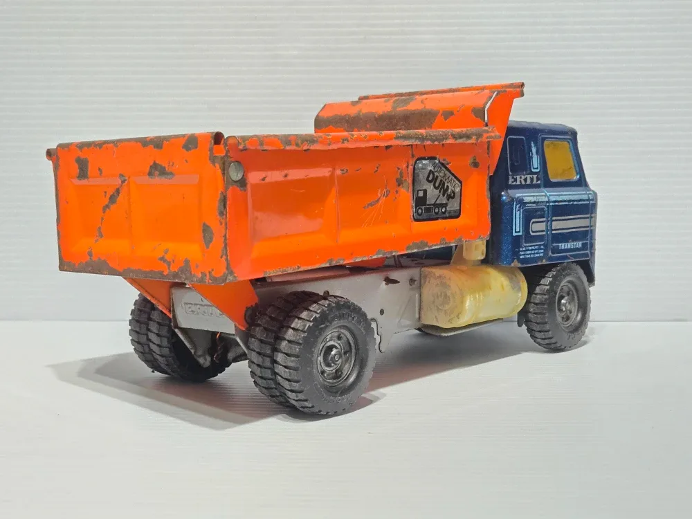 Vintage ERTL International Transtar Dump Truck image indicator(8)
