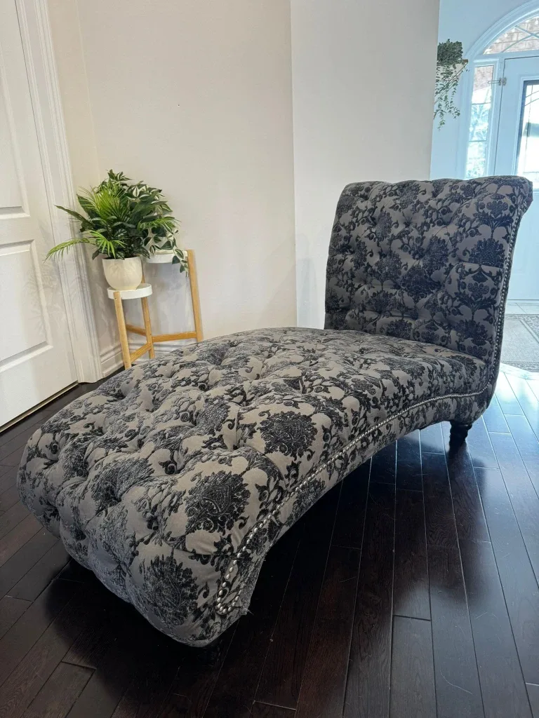 Damask Accent Chairs & Chaise Lounge Set