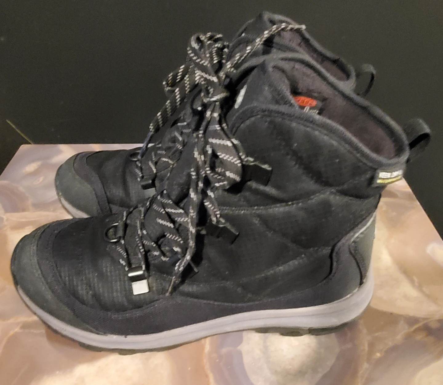 KEEN Women's Winter Boots 7.5 - photo 2