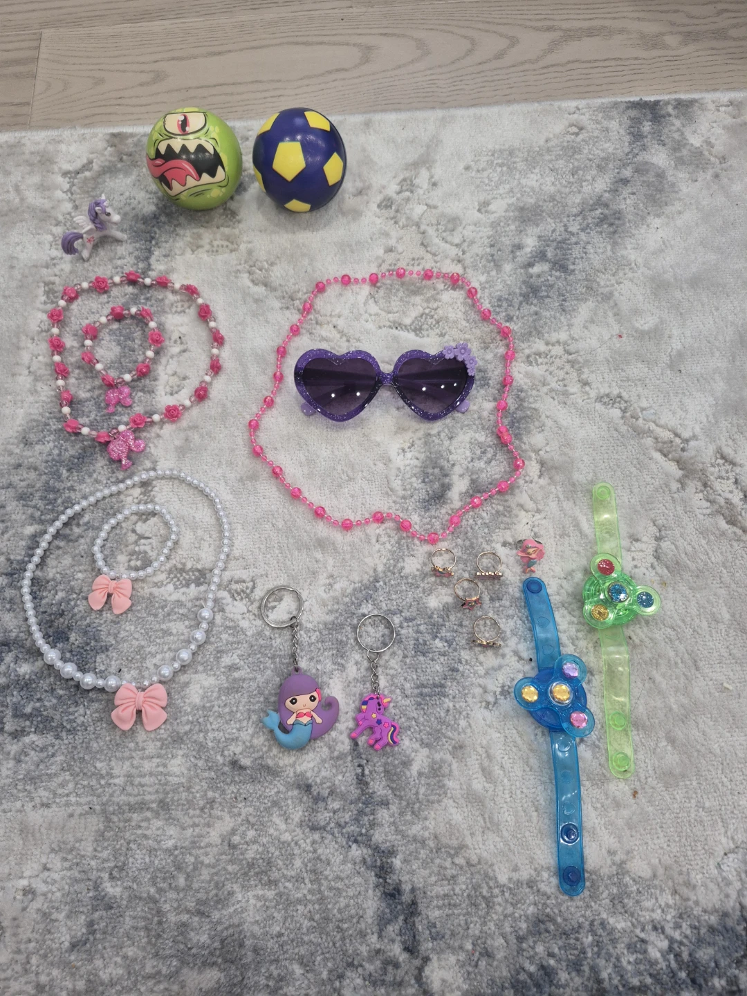 Kids Jewellery, Keychains, Watches Lot