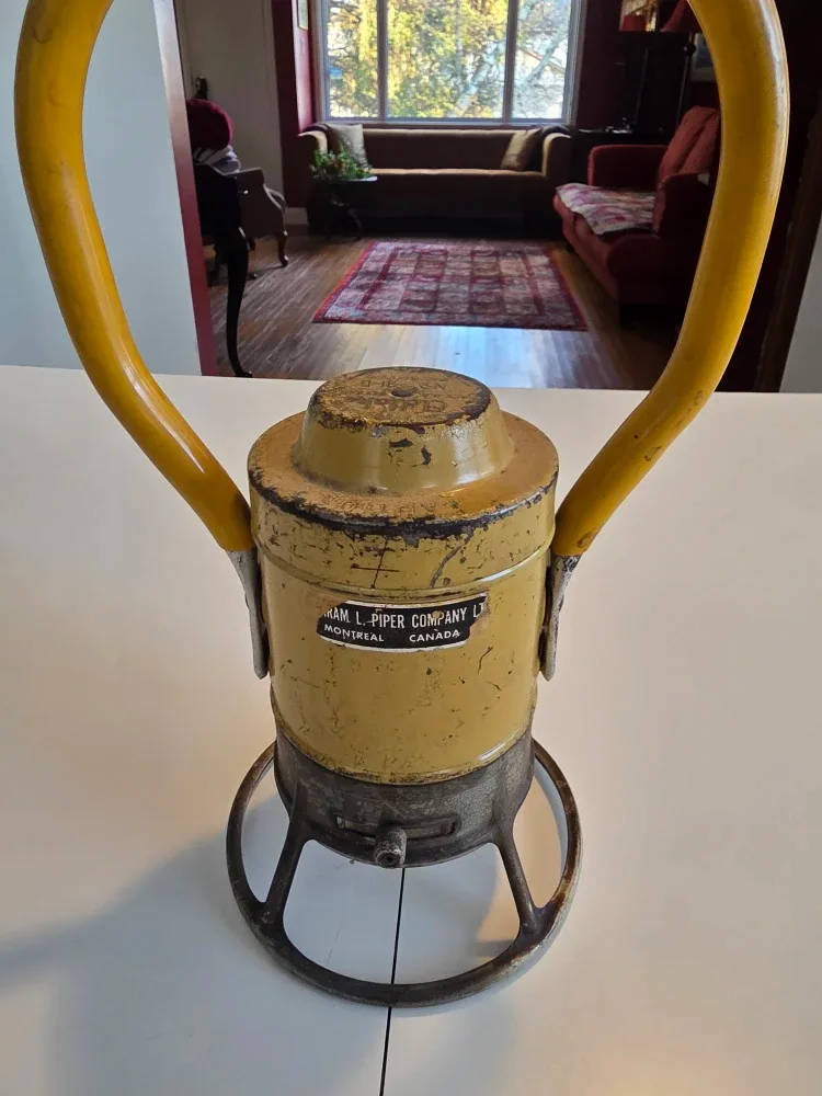 Graham L. Piper Co. Montreal Lamp