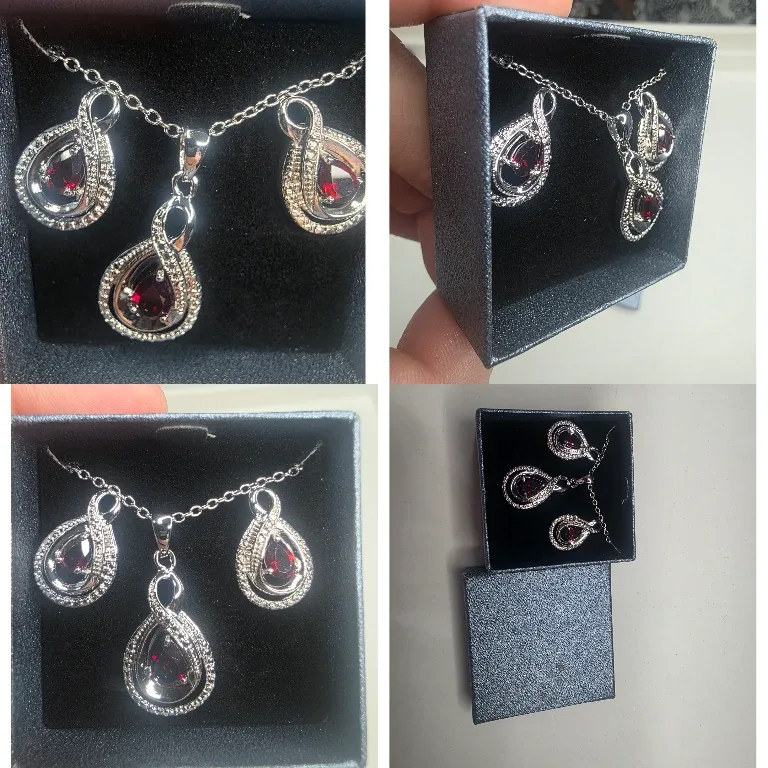 Necklace and earrings set