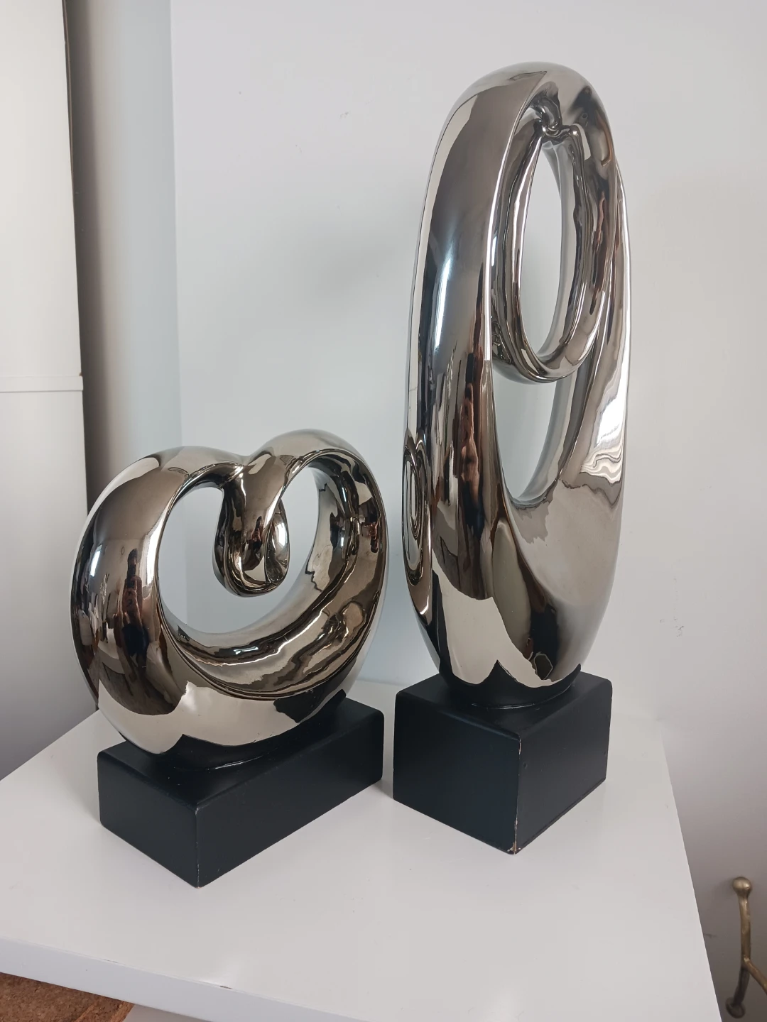 Entwined Elegance: Chrome Abstract Sculpture Set - photo 3