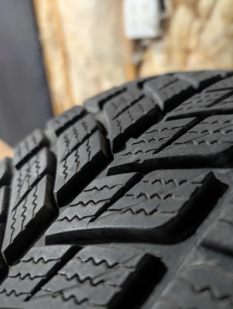 (4)-225/45R18 Winter Tires/Alloy Rims Off 2012 Kia Optima image indicator(4)