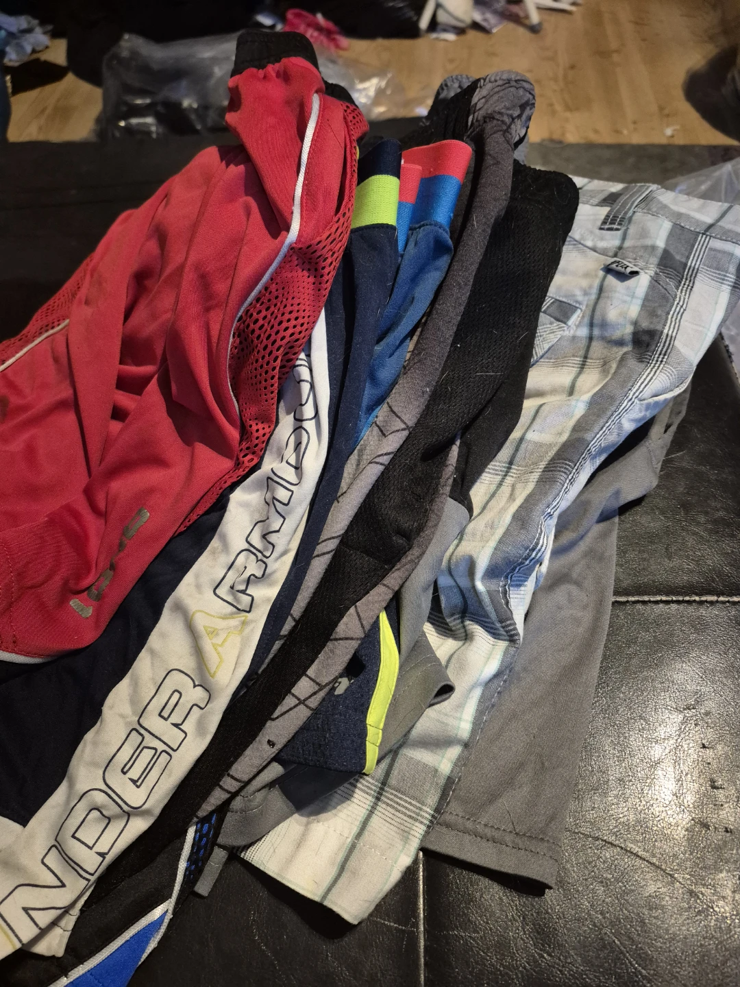 Mixed Clothing Lot: Under Armour, Tommy Hilfiger, Calvin Klein - photo 5