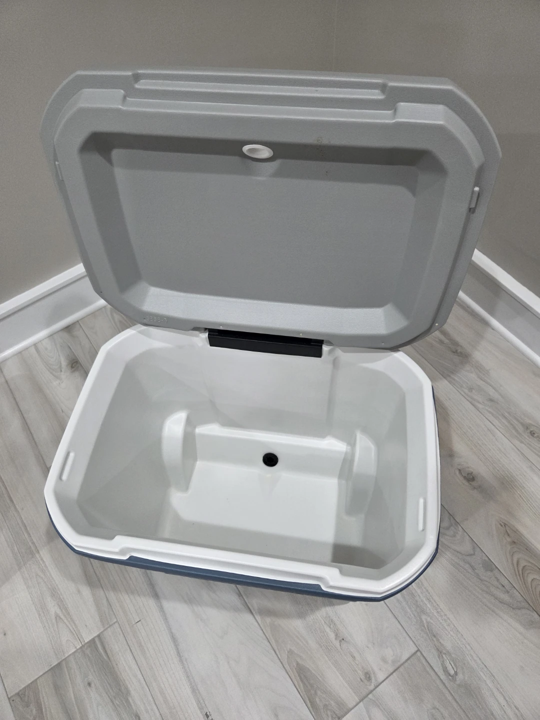 Coleman 316 Series 60-Quart Wheeled Cooler - photo 4