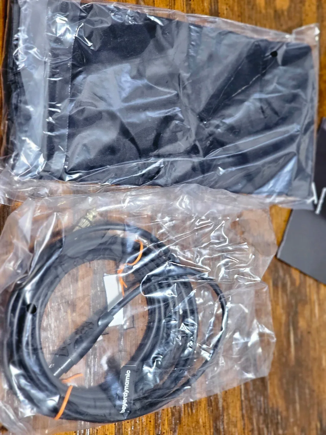 Beyerdynamic DT 990 PRO X Headphones image indicator(4)