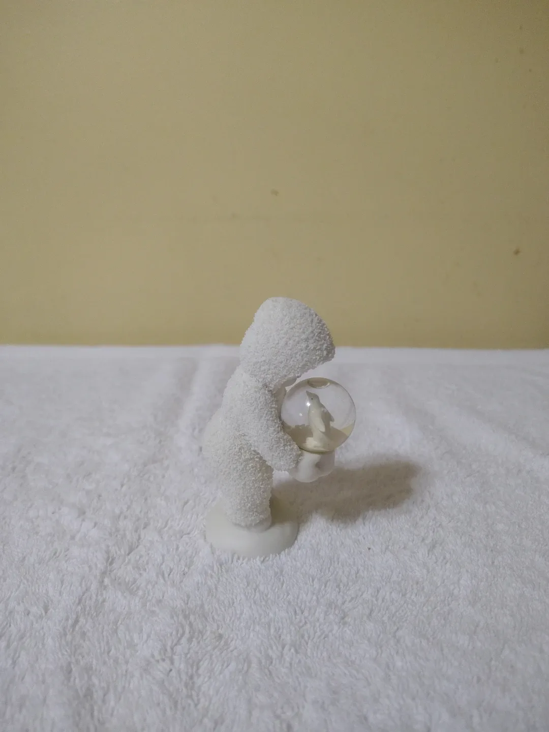 Enesco Snowbabies Figurine with Penguin Snow Globe image indicator(2)