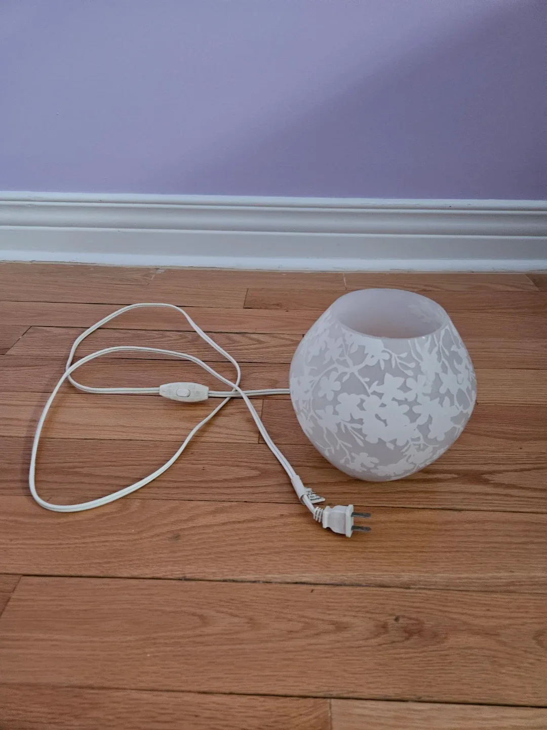 Floral Patterned Glass Shade Table Lamp image indicator(4)