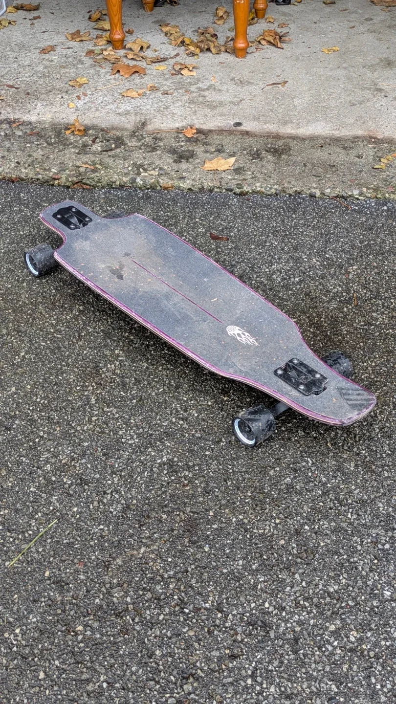 Selling an Outleir cruiser longboard